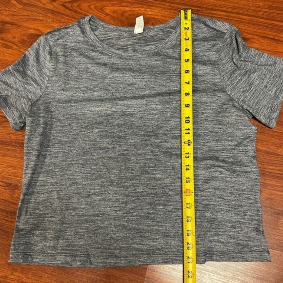 Yogalicious Yoga Tee size Medium - Picture 8 of 8